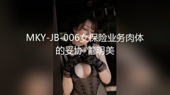 ZT全景厕拍系列18  穿羽绒服的美少妇下面的黑森林很是茂盛