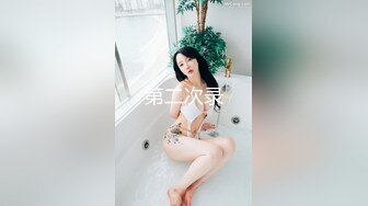 带着眼镜的斯文小妞路边给男友吃鸡巴