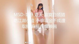 【新片速遞】   2024-3月萤石云酒店摄像头偷拍❤️一边草一边手机拍特写的屌丝小哥射女炮友屁股上