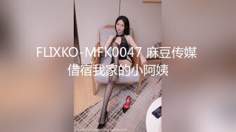 12月最新！咖啡店露出 跳弹自慰【Asia-Lynn】女神露脸男厕自慰 爽的喷水差点叫出来【31v】 (15)