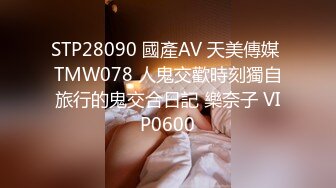   小姐姐长得太精致了吧，白皙光滑的皮肤 甜美御姐范儿