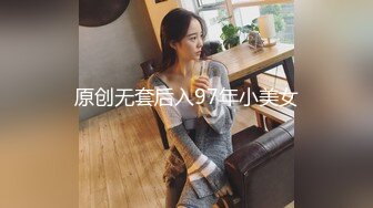   颜值不错的小少妇伺候两大哥激情啪啪，嘴里含着冰块把两鸡巴一起塞嘴里舔