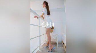 国产麻豆AV MD MD0010 淫乱人妻 勾引快递员 叶倩茹