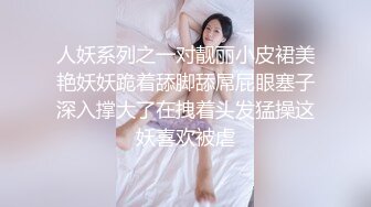 00后小女友很听话，趴下露脸口爆，动作很娴熟